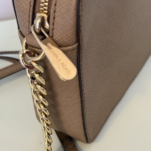 MICHAEL KORS Women Jet Set East West Crossbody Saffiano Tan Leather Purse Bag - Picture 6 of 16